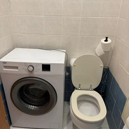 Apartment - Sleeps 2 -smoking On Balcony - Pets -wifi Prag