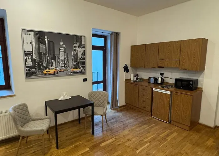 Lägenhet - Sleeps 2 -smoking On Balcony - Pets -wifi