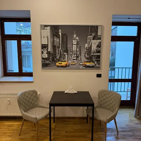 Cosy With Terrace Near Florenc Apartment Prag